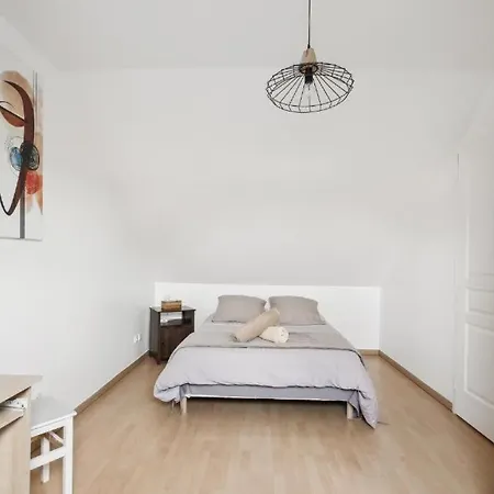 Kandinsky - 3 A Roissy Apartment Le Thillay