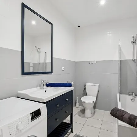 Apartment Kandinsky - 3 A Roissy *