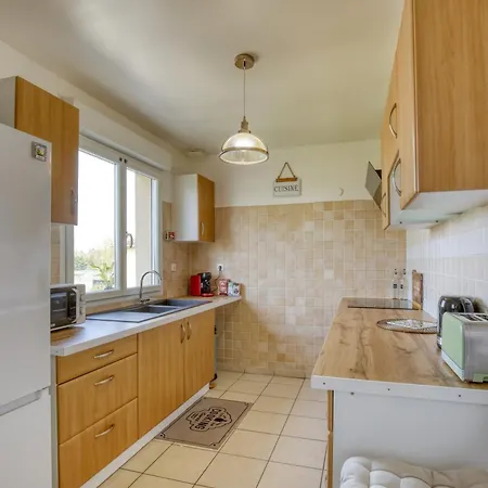 Kandinsky - 3 A Roissy Apartment