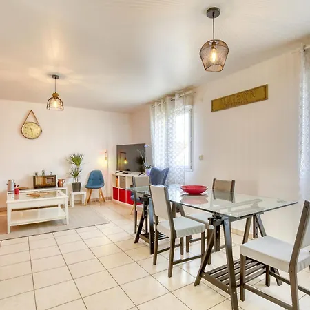 Apartment Kandinsky - 3 A Roissy *
